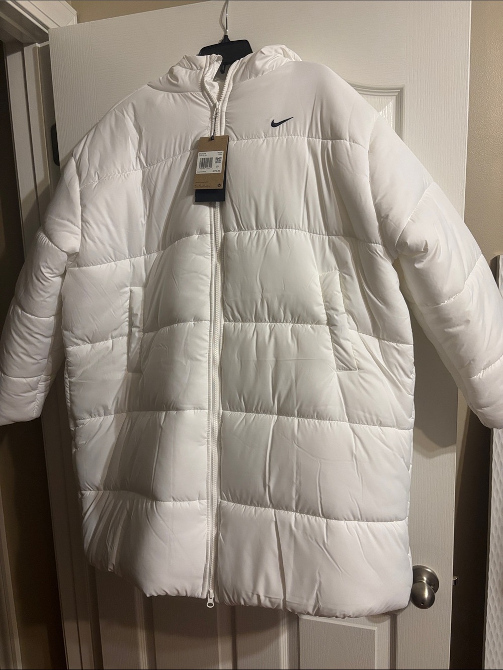 Nike Women's White Hooded Puffer Jacket